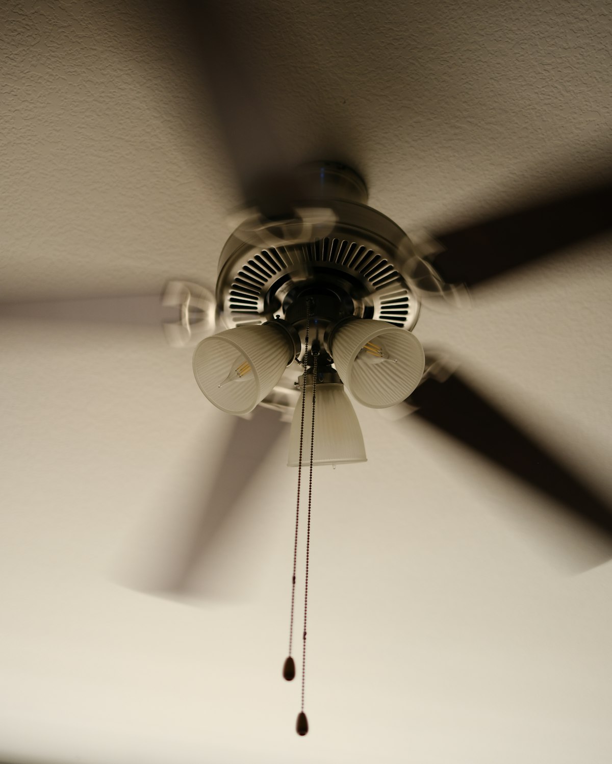 Strak en functioneel: de plafondventilator zonder lamp